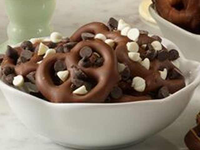 Dark Chocolate Pretzel Delights